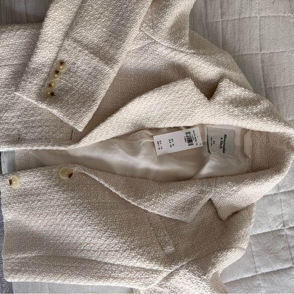 NWT Abercrombie & Fitch Cropped Tweed Blazer Jacket Long Sleeve cream size XS - Picture 3 of 5